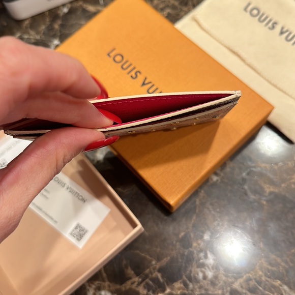 Limited edition LV d azur stud collection card holder - Picture 3 of 5